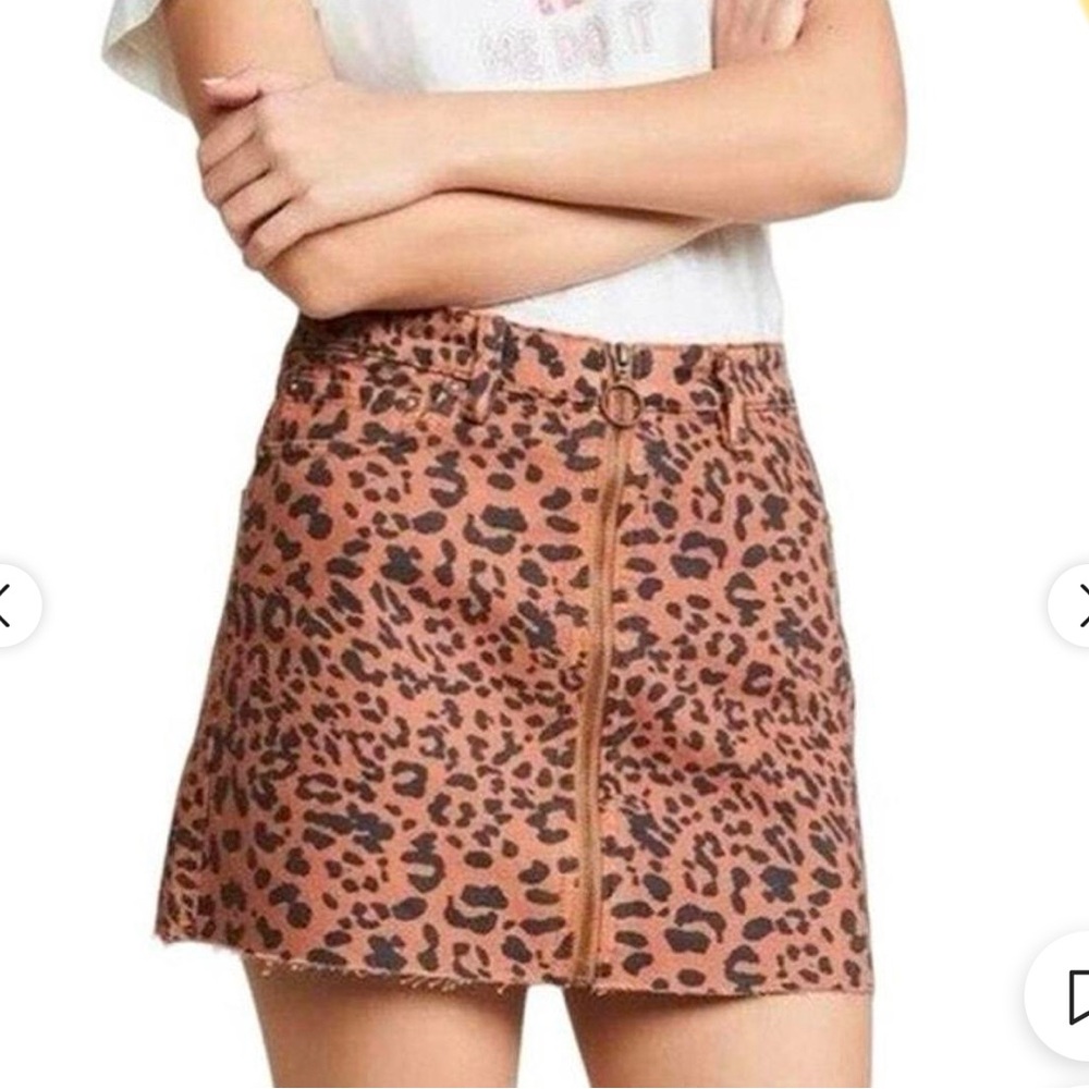 We the Free People leopard denim skirt size 25 (2 US) full zip front, frayed hem